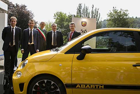 Fiat - Fiat 500S - Lanteprima nazionale della nuova Fiat 500 S insieme alla premiere mondiale della nuova Abarth 595 sono le vetture sulle quali puntare lattenzione del brand FCA